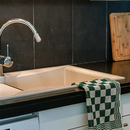 Huswell - Lovely At The Harbour Apartament *